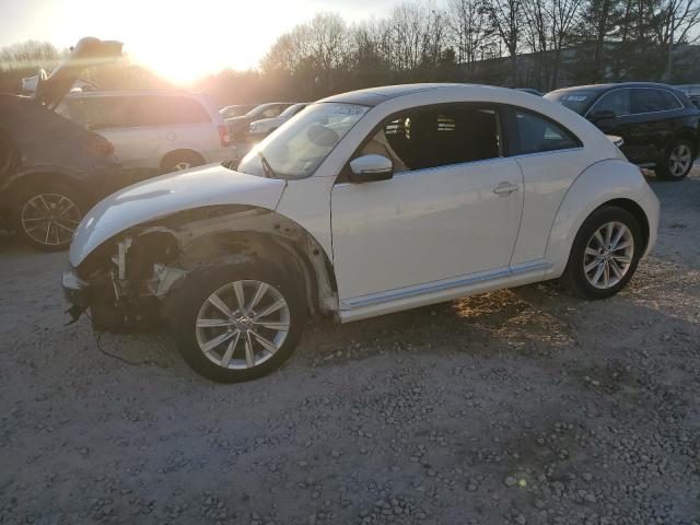 VOLKSWAGEN BEETLE SE 2019 white  gas 3VWJD7AT2KM720701 photo #1