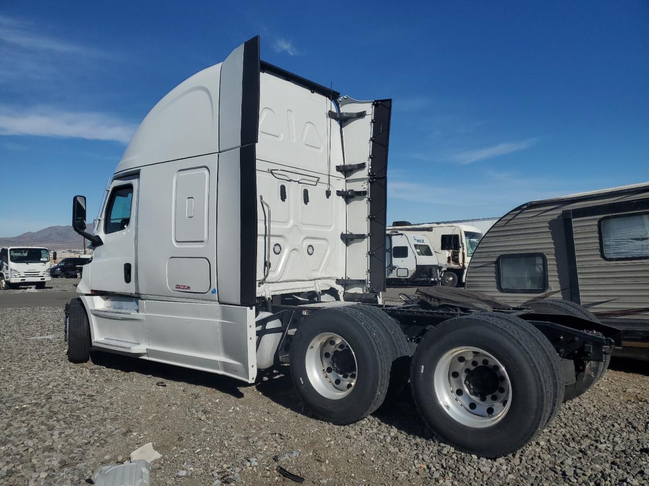 Lot #2952675168 2023 FREIGHTLINER CASCADIA 1