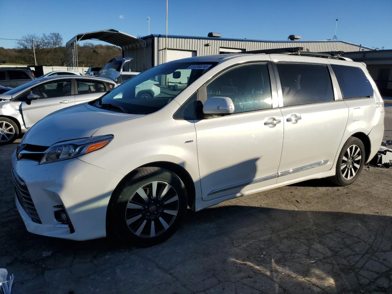 Lot #3027047765 2018 TOYOTA SIENNA XLE