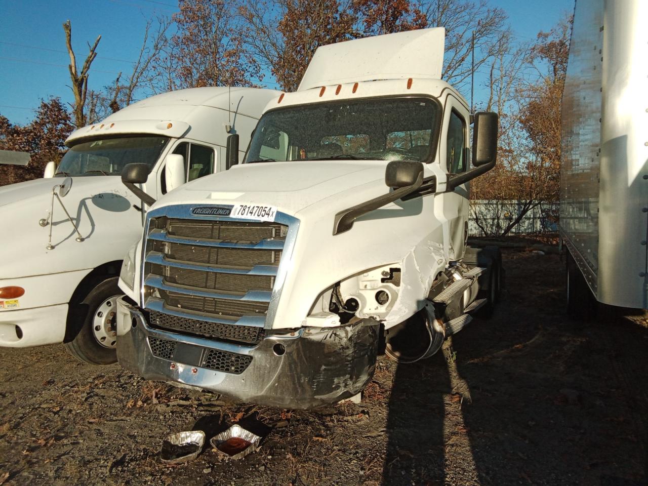 Lot #2969535668 2020 FREIGHTLINER CASCADIA 1