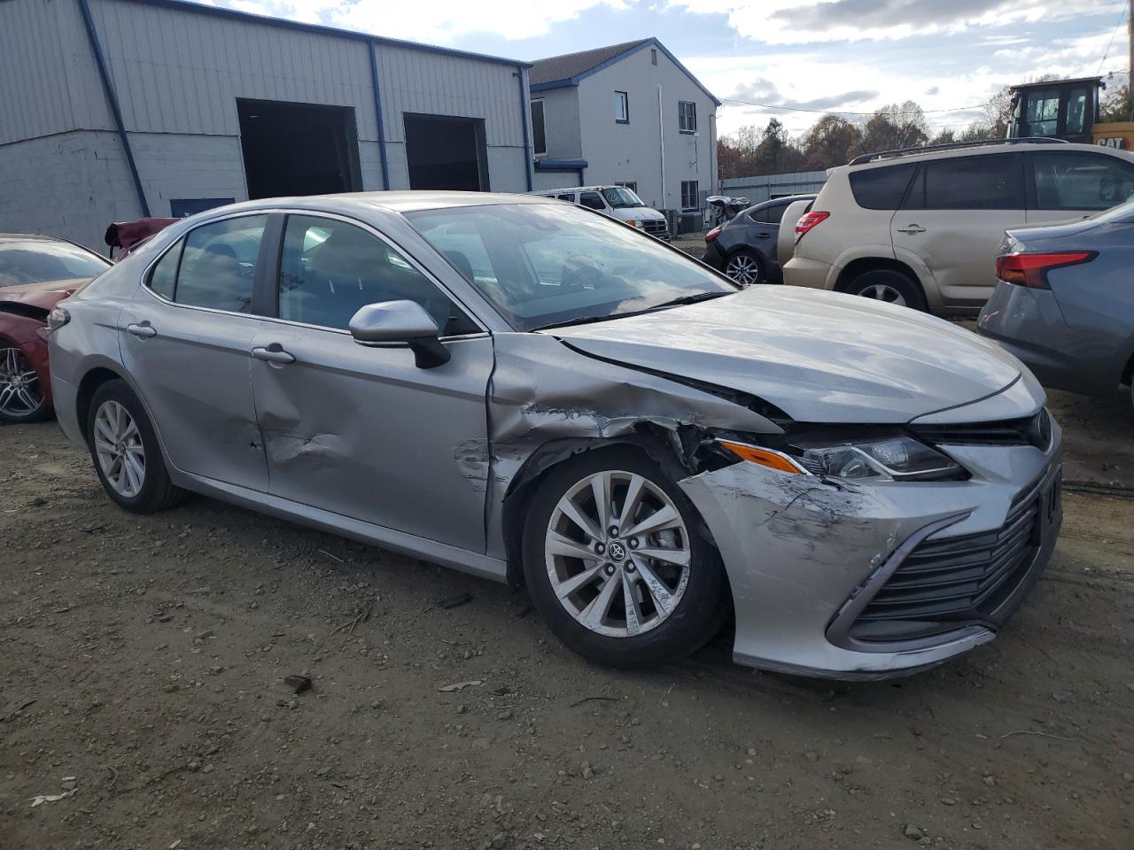 Lot #2976814765 2022 TOYOTA CAMRY LE