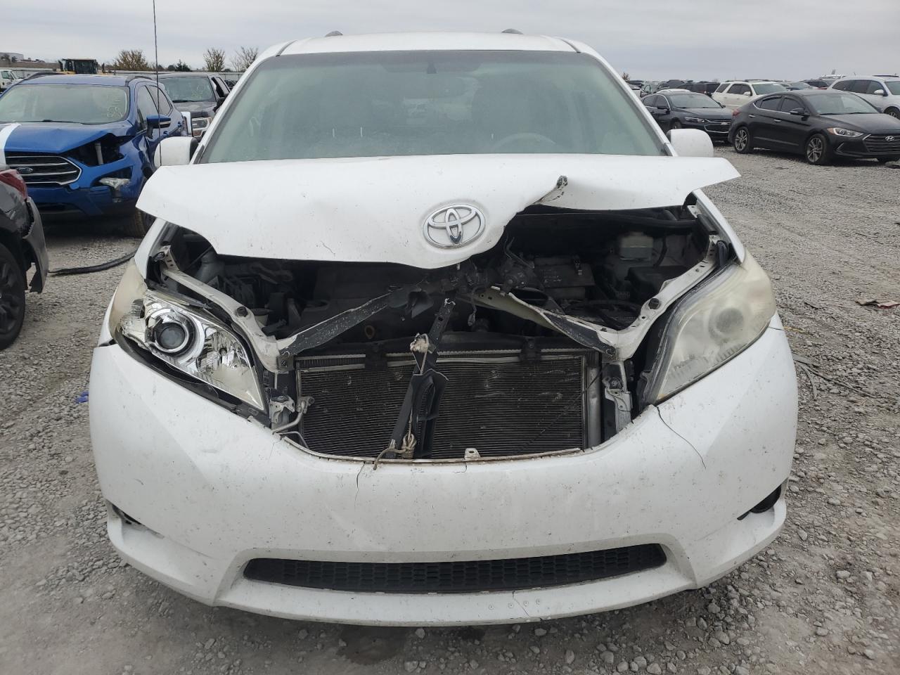 Lot #3026096115 2011 TOYOTA SIENNA LE