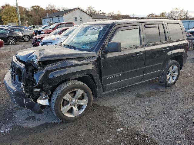 VIN 1C4NJRFB0ED651550 2014 Jeep Patriot, Latitude no.1