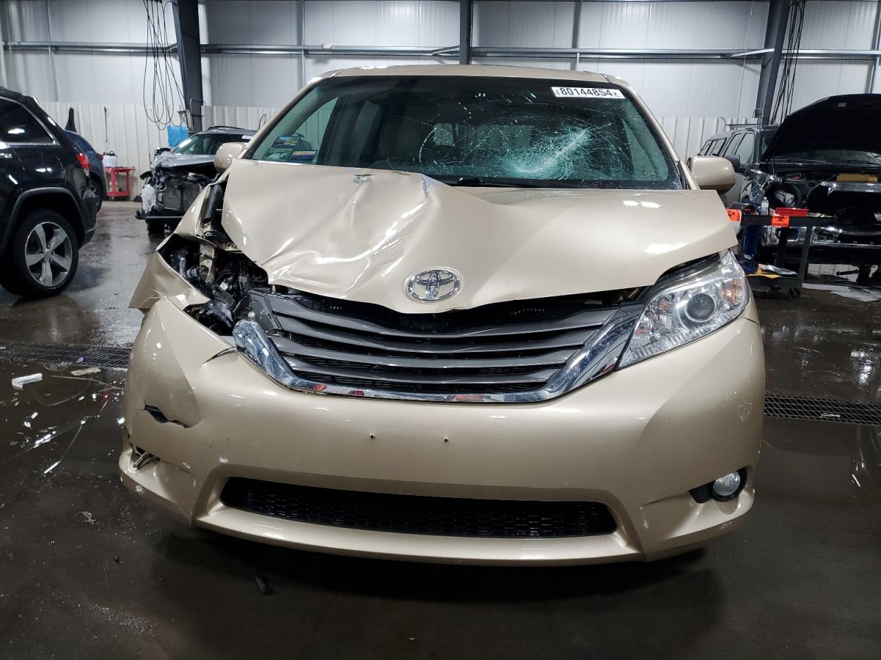 Lot #3004174909 2014 TOYOTA SIENNA XLE