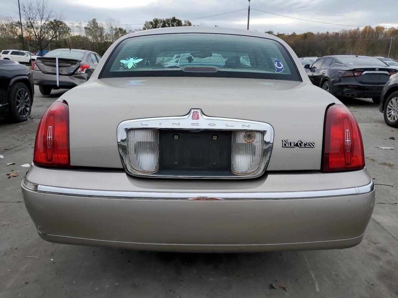 Lot #2972201133 1999 LINCOLN TOWN CAR E