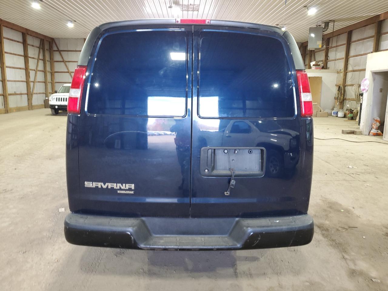 Lot #3027086799 2016 GMC SAVANA G25