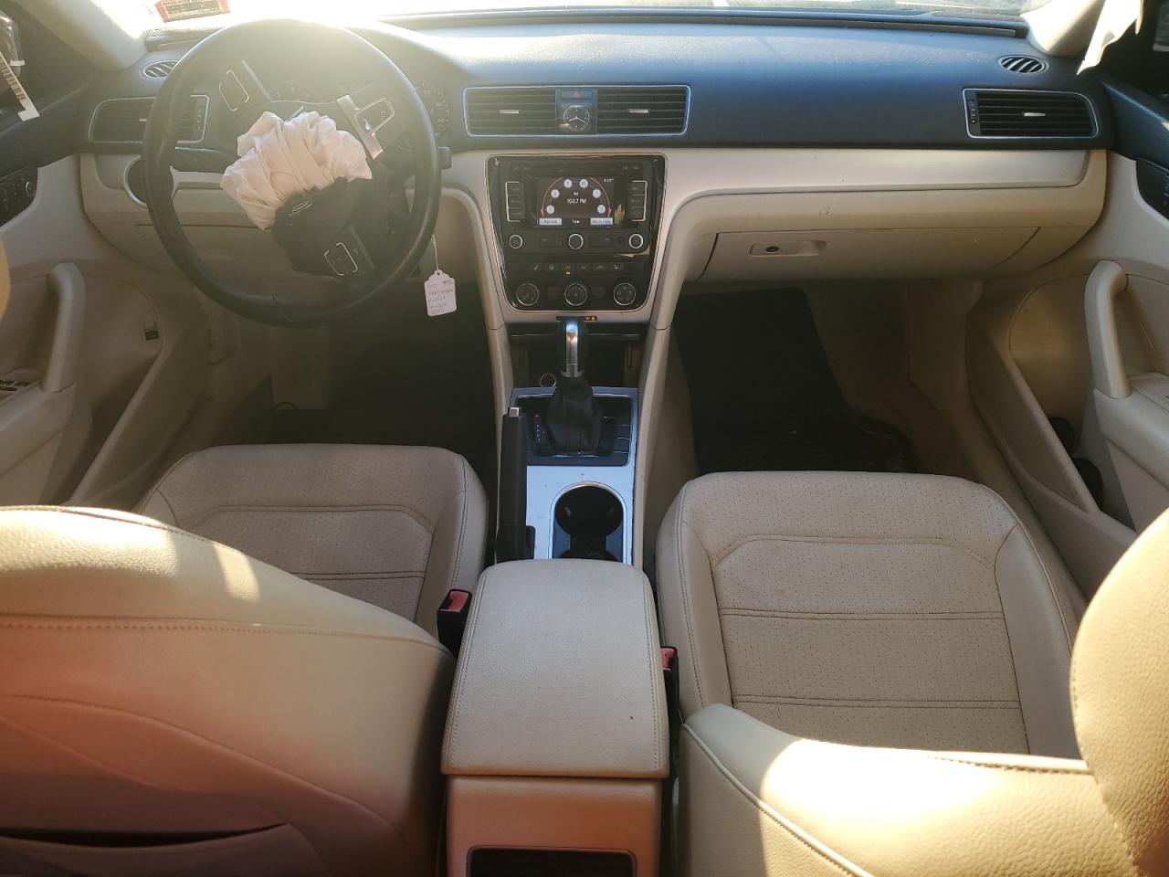 VOLKSWAGEN PASSAT SE