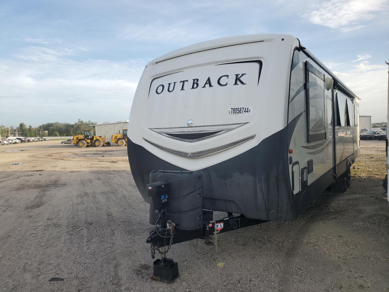 Lot #2962182175 2018 KEYSTONE OUTBACK