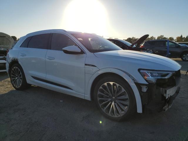 VIN WA1VABGE9KB025139 2019 AUDI E-TRON no.4