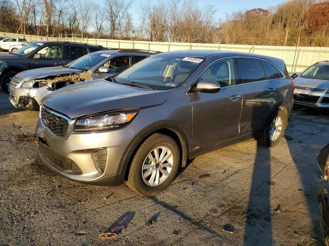 VIN 5XYPGDA3XKG461469 2019 KIA Sorento, L no.1