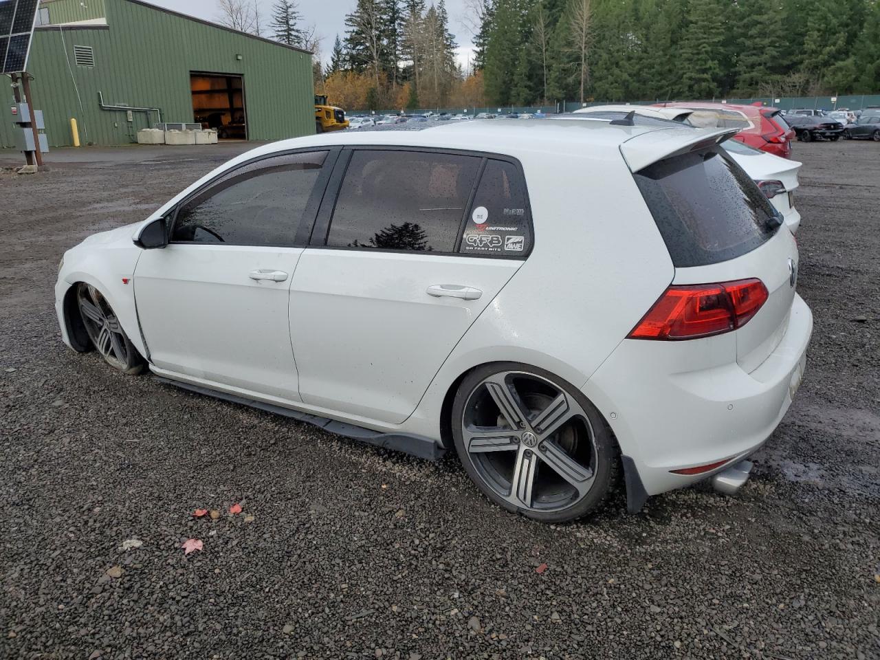 Lot #2994337047 2016 VOLKSWAGEN GOLF S/SE