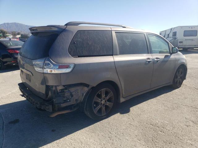 2016 TOYOTA SIENNA SE 5TDXK3DC2GS741580