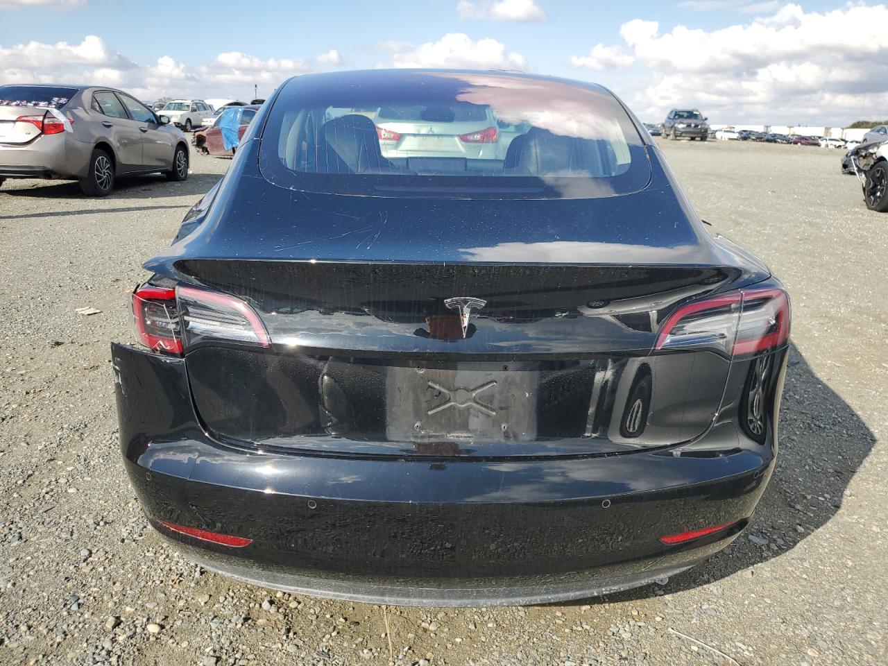 Lot #3044710222 2018 TESLA MODEL 3