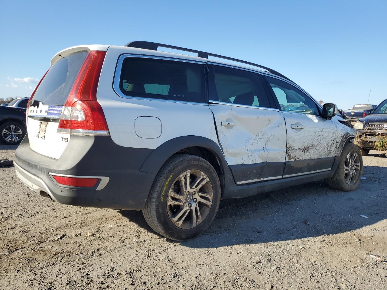 Lot #2988490786 2015 VOLVO XC70 T5 PR