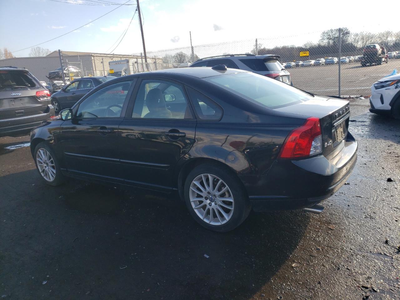 Lot #2989267753 2011 VOLVO S40 T5