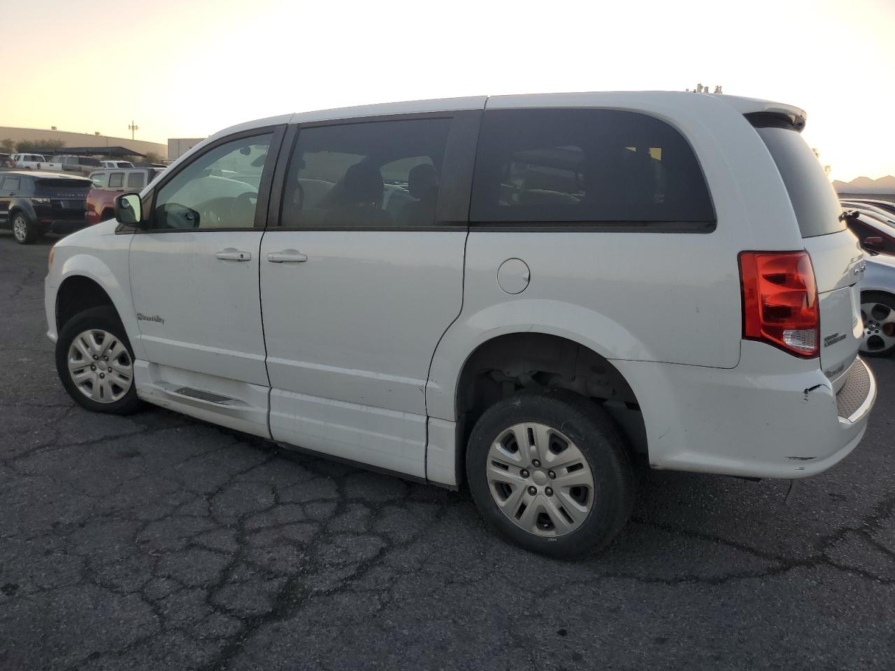 Lot #2991702190 2018 DODGE GRAND CARA