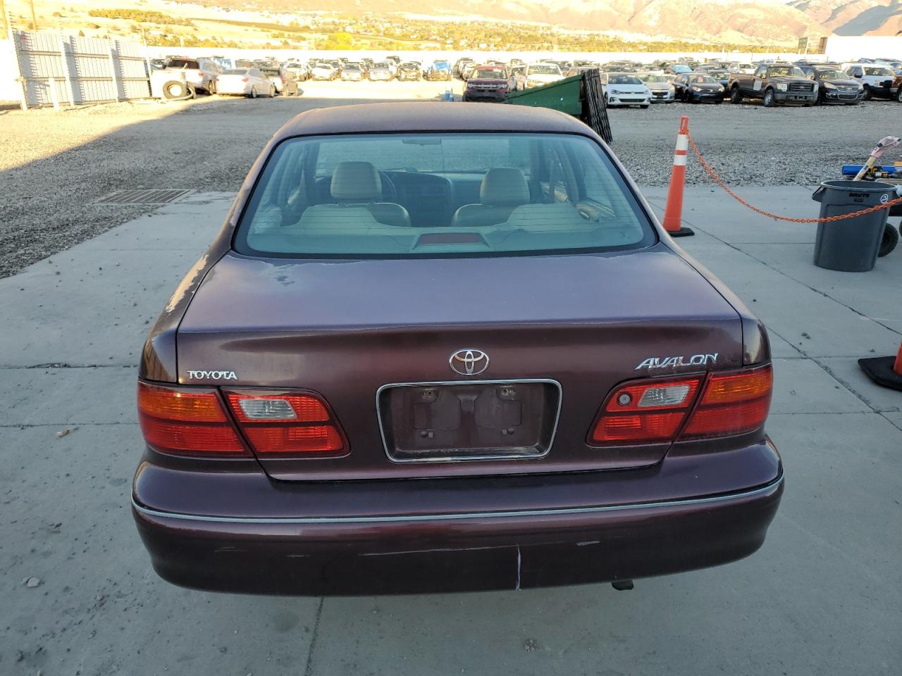 Lot #2955151847 1998 TOYOTA AVALON XL