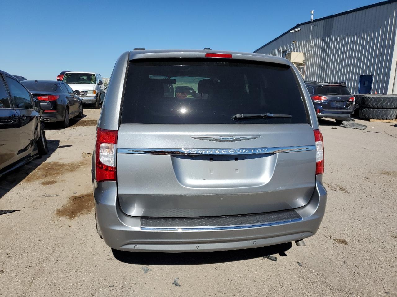 Lot #2993354852 2015 CHRYSLER TOWN & COU