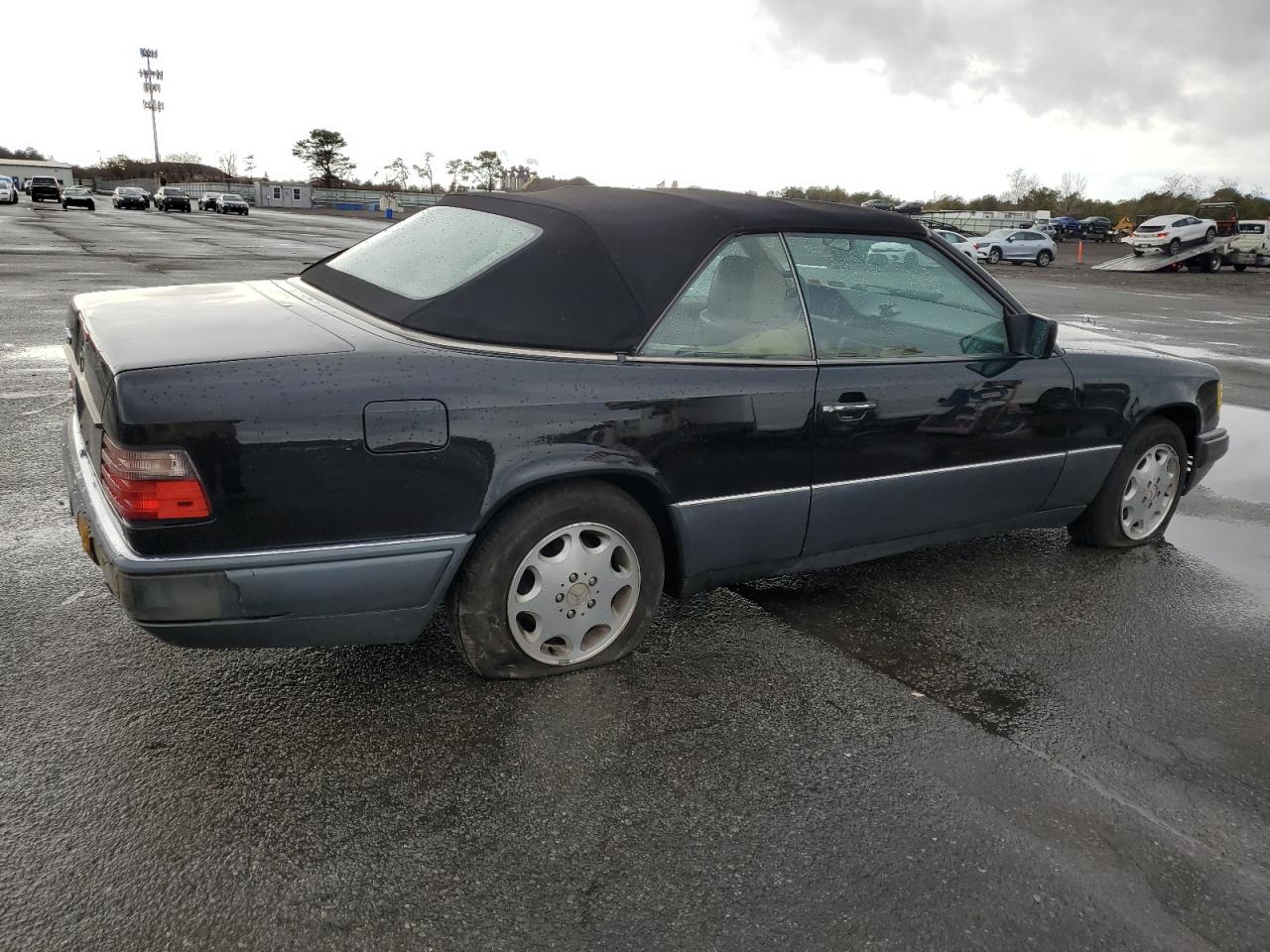 Lot #3048486871 1995 MERCEDES-BENZ E 320