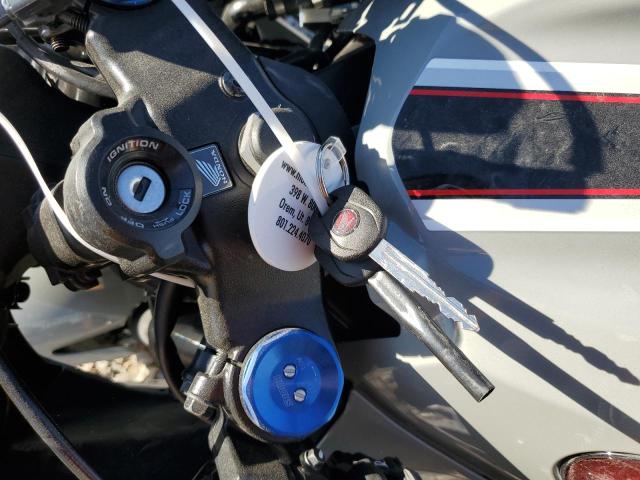 2025 HONDA CBR600 RR JH2PC40H2SK200279