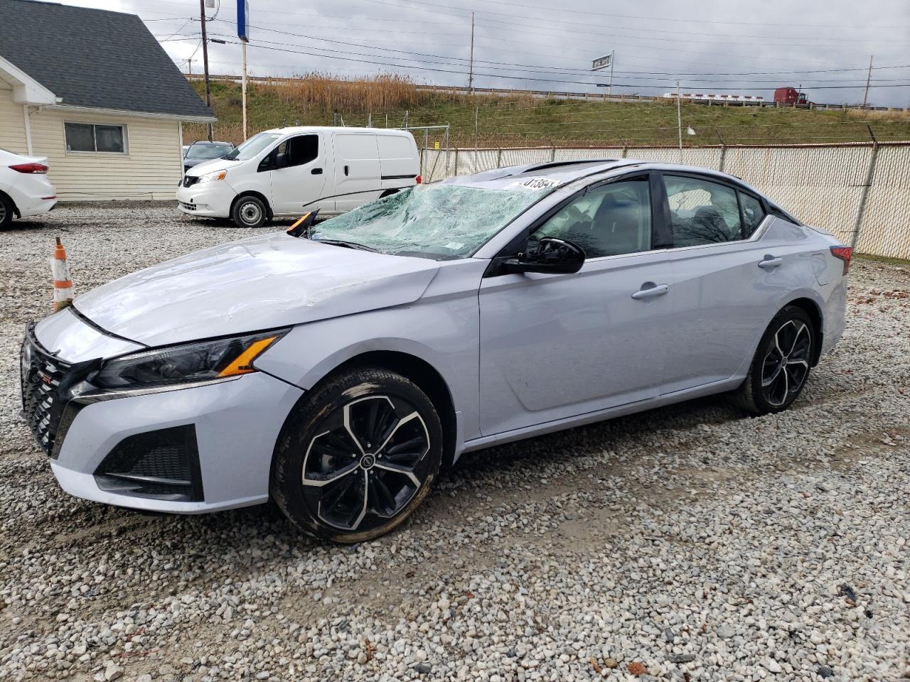  Salvage Nissan Altima