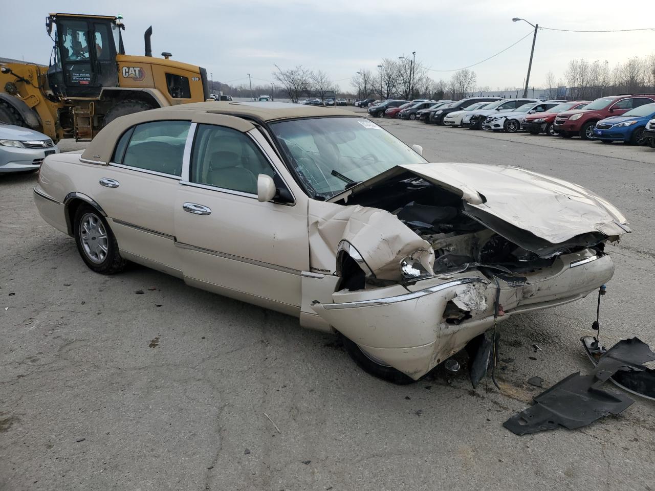 Lot #3009199298 2001 LINCOLN TOWN CAR S