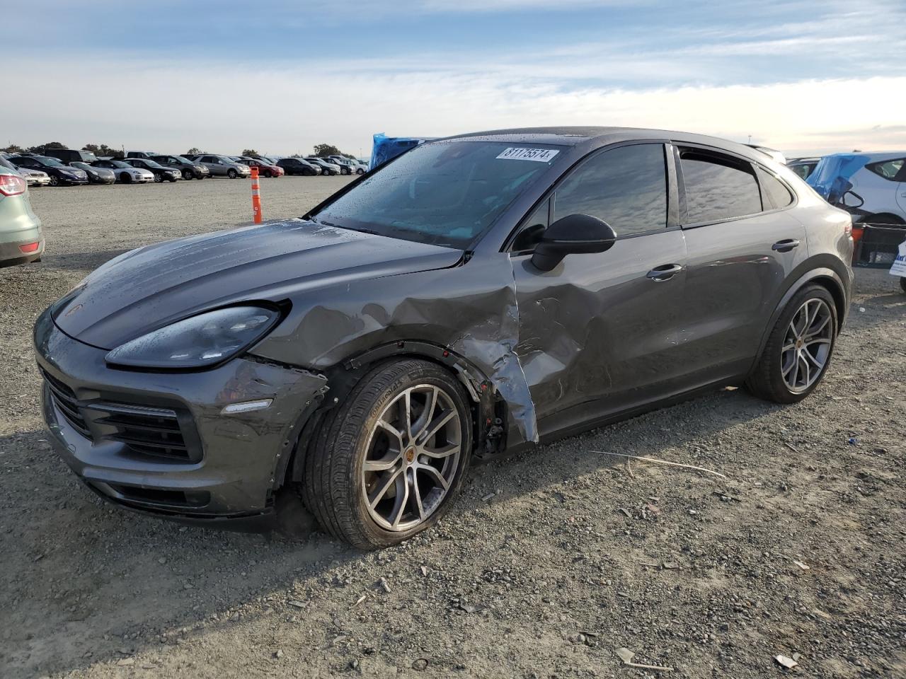  Salvage Porsche Cayenne