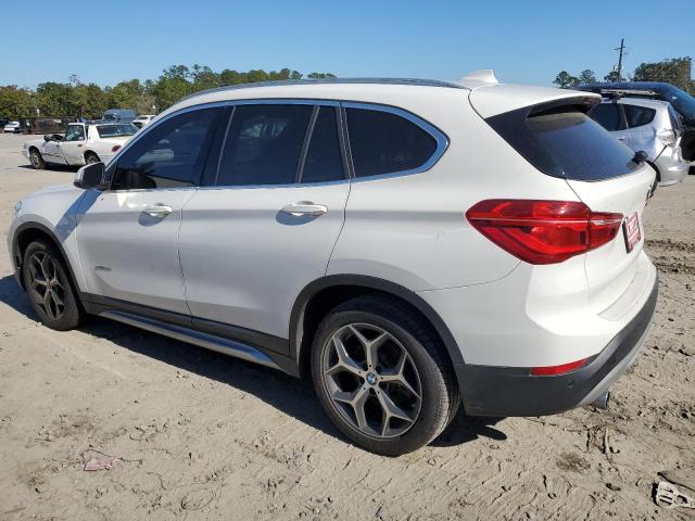 VIN WBXHU7C33H5H36215 2017 BMW X1 no.2