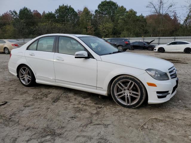 VIN WDDGF4HB2DR270896 2013 MERCEDES-BENZ C-CLASS no.4