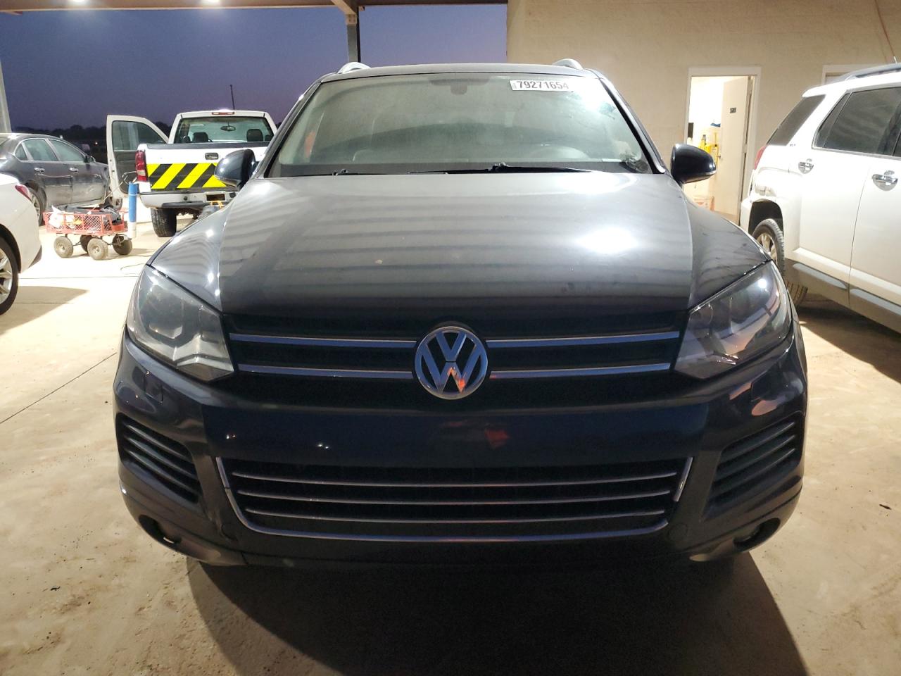 Lot #2986747177 2012 VOLKSWAGEN TOUAREG V6