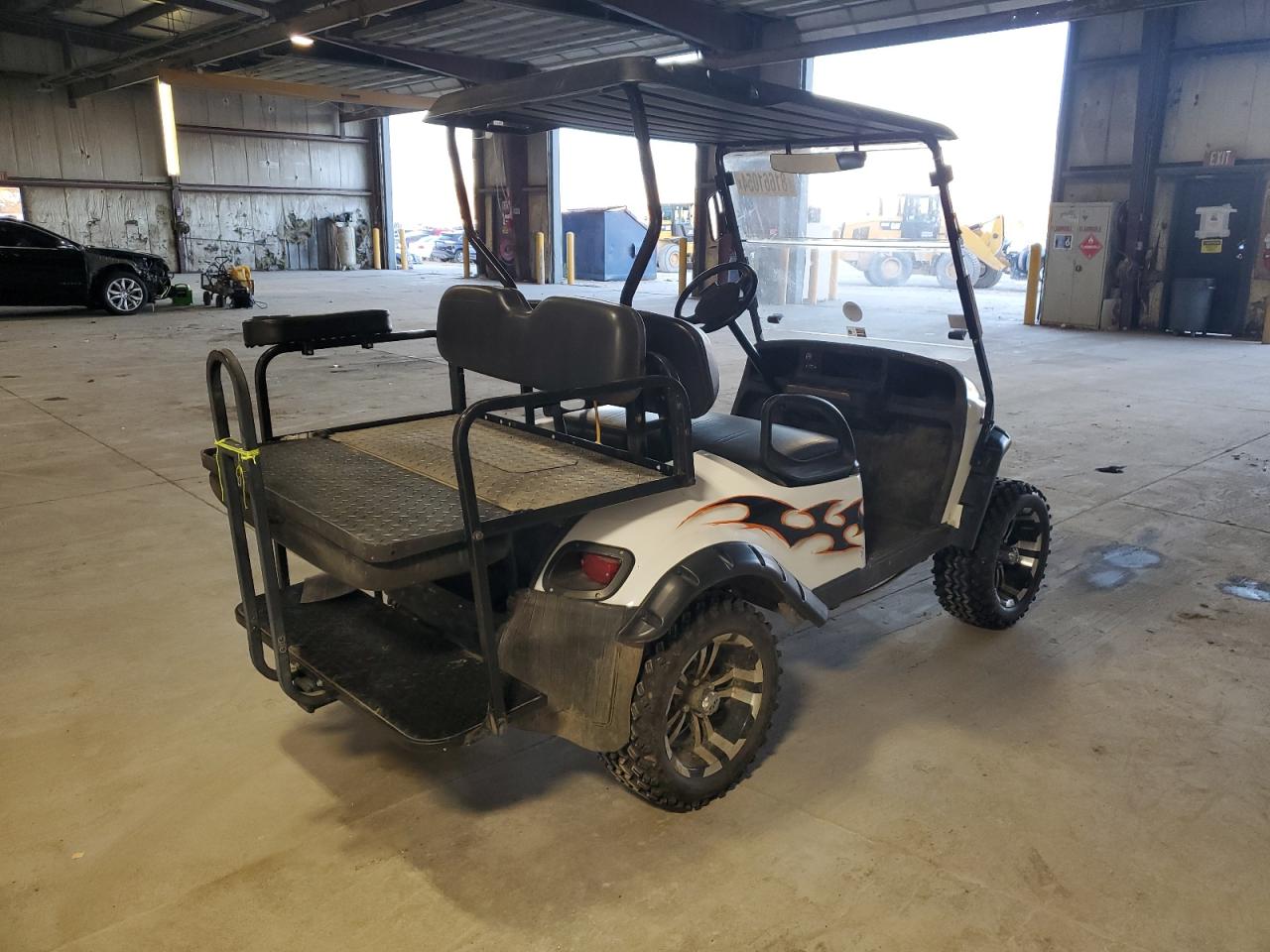 Lot #3024480522 2017 GOLF CART