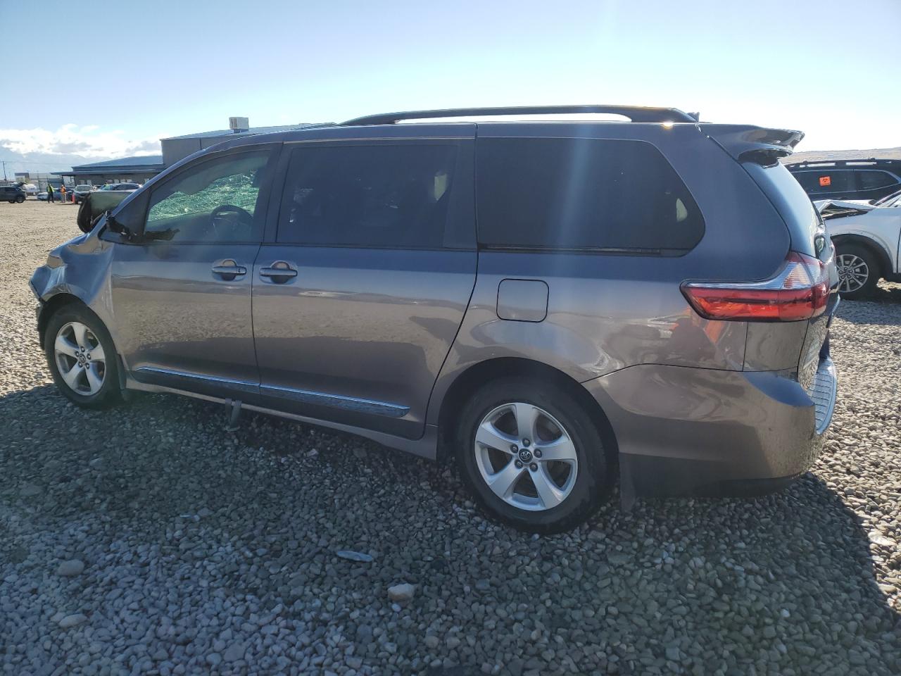 Lot #2977276594 2019 TOYOTA SIENNA LE