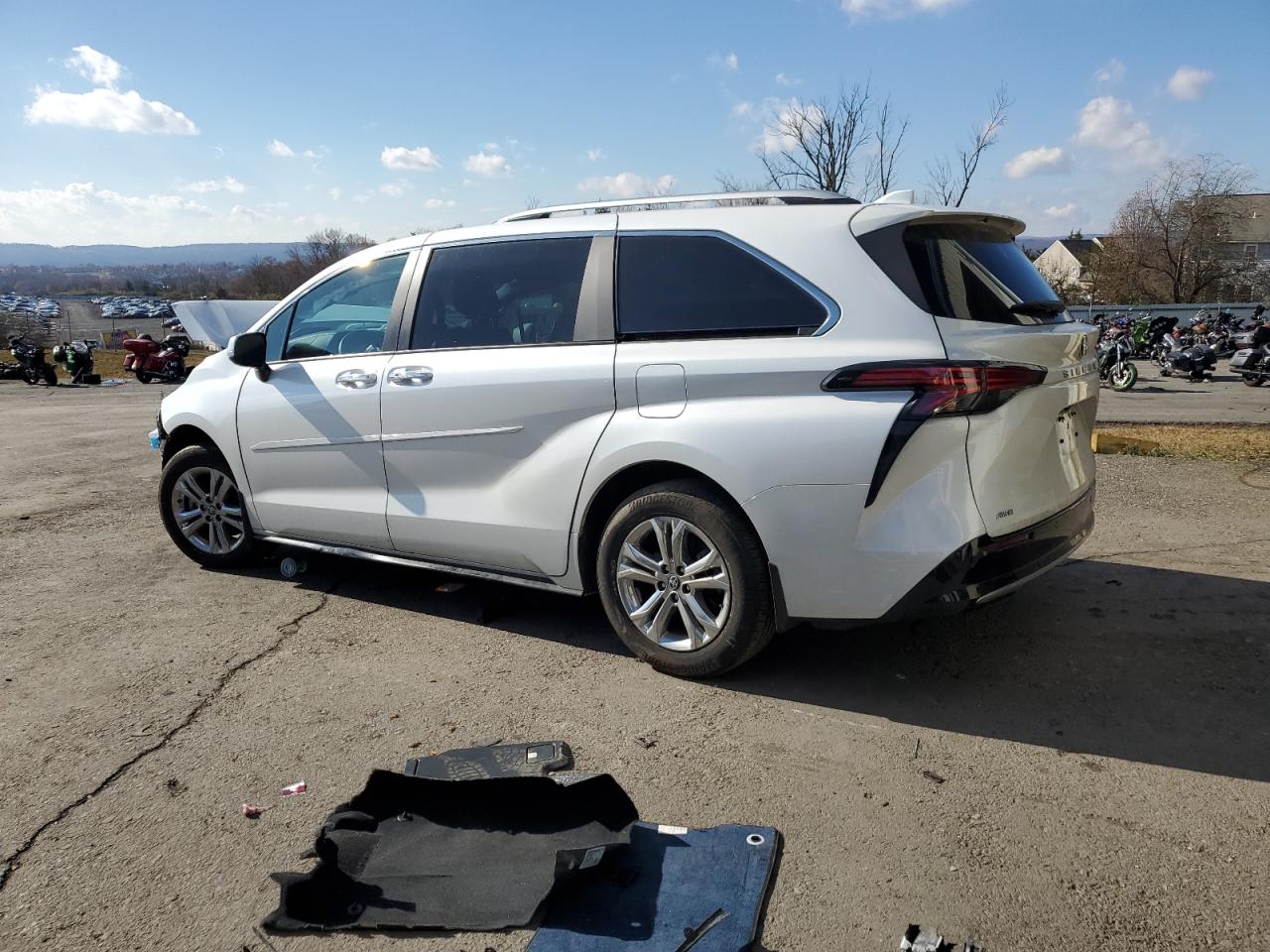 Lot #3029572099 2023 TOYOTA SIENNA LIM