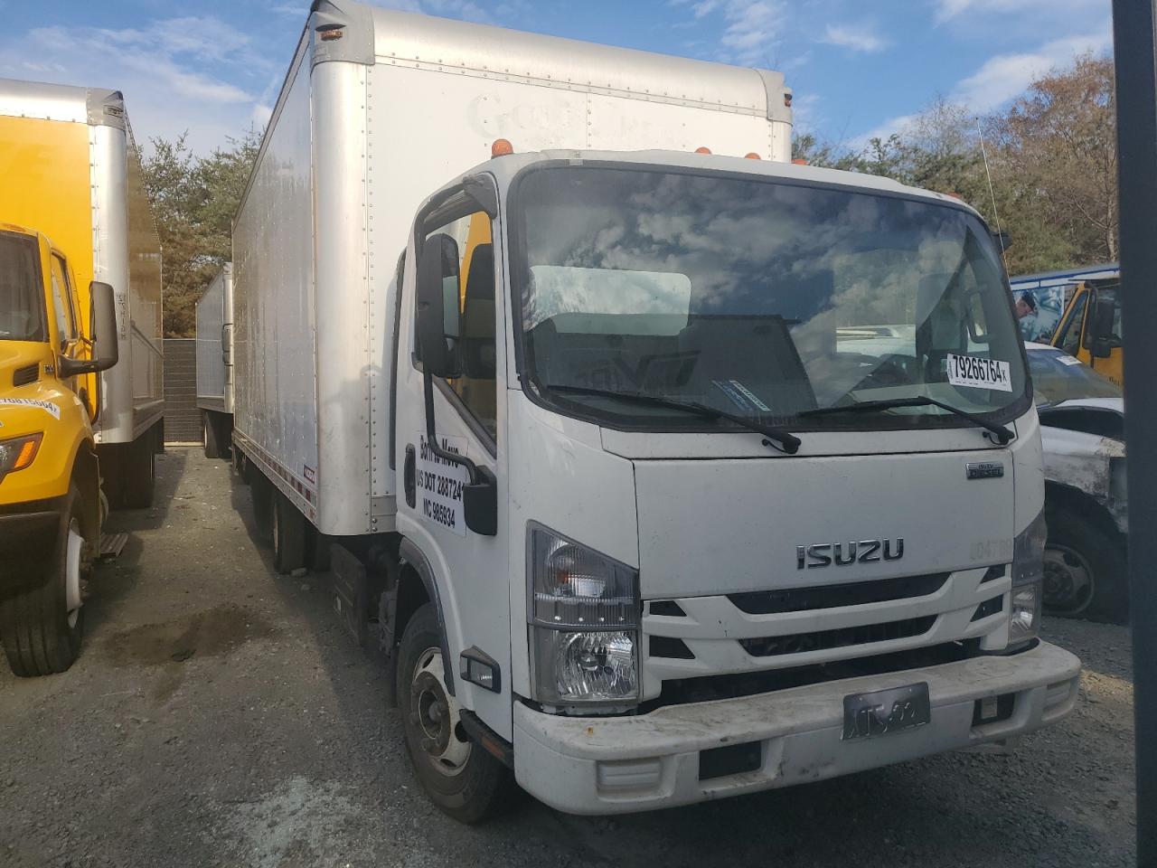 Lot #3024161845 2018 ISUZU NPR