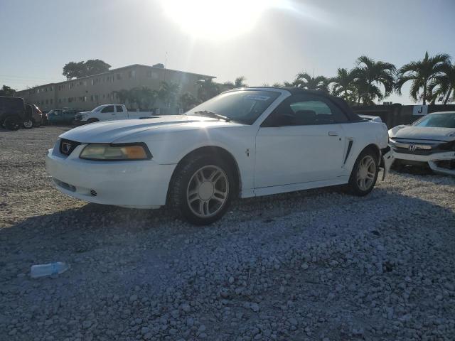 FORD MUSTANG 2000 white converti gas 1FAFP444XYF181049 photo #1