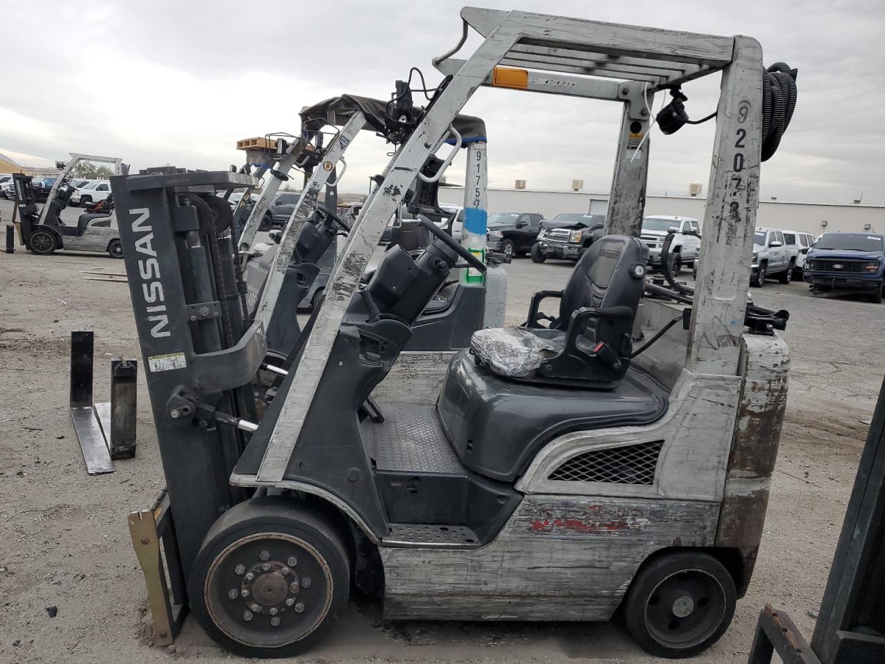 Lot #3020986328 2016 NISSAN FORK LIFT