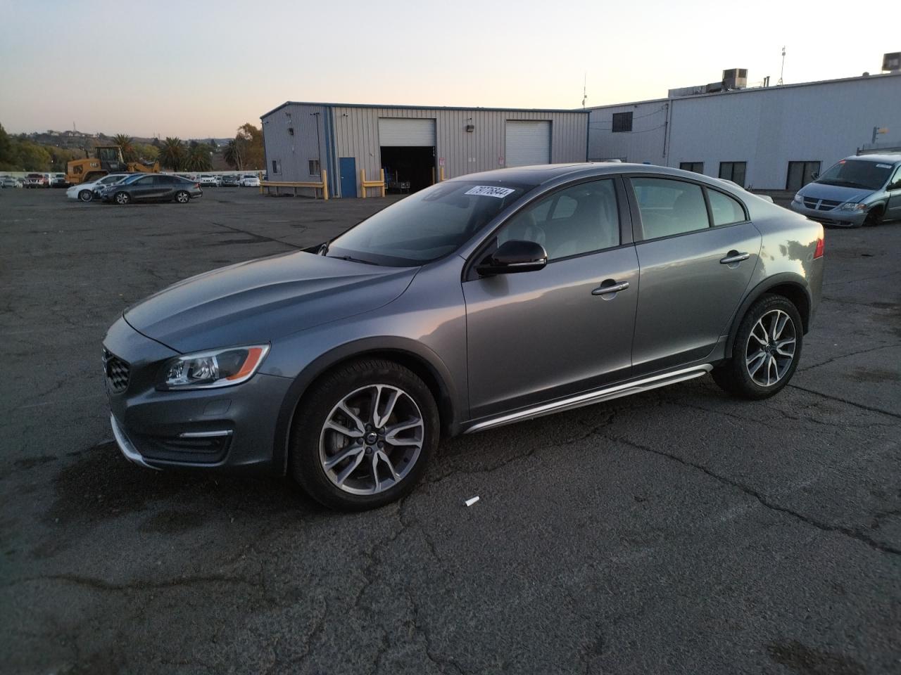 YV440MUM2J2006715 VOLVO S60 CROSS 2018