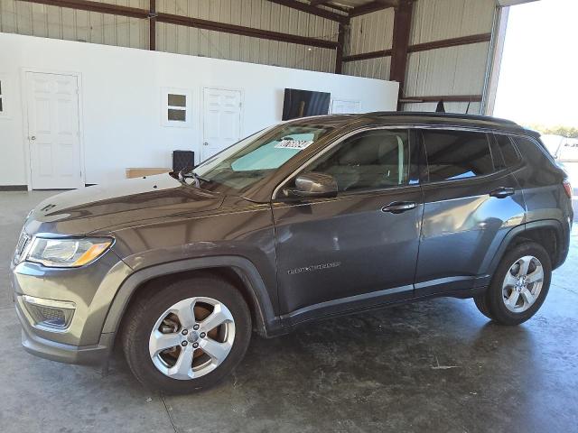 VIN 3C4NJCBB1JT469542 2018 JEEP COMPASS no.1