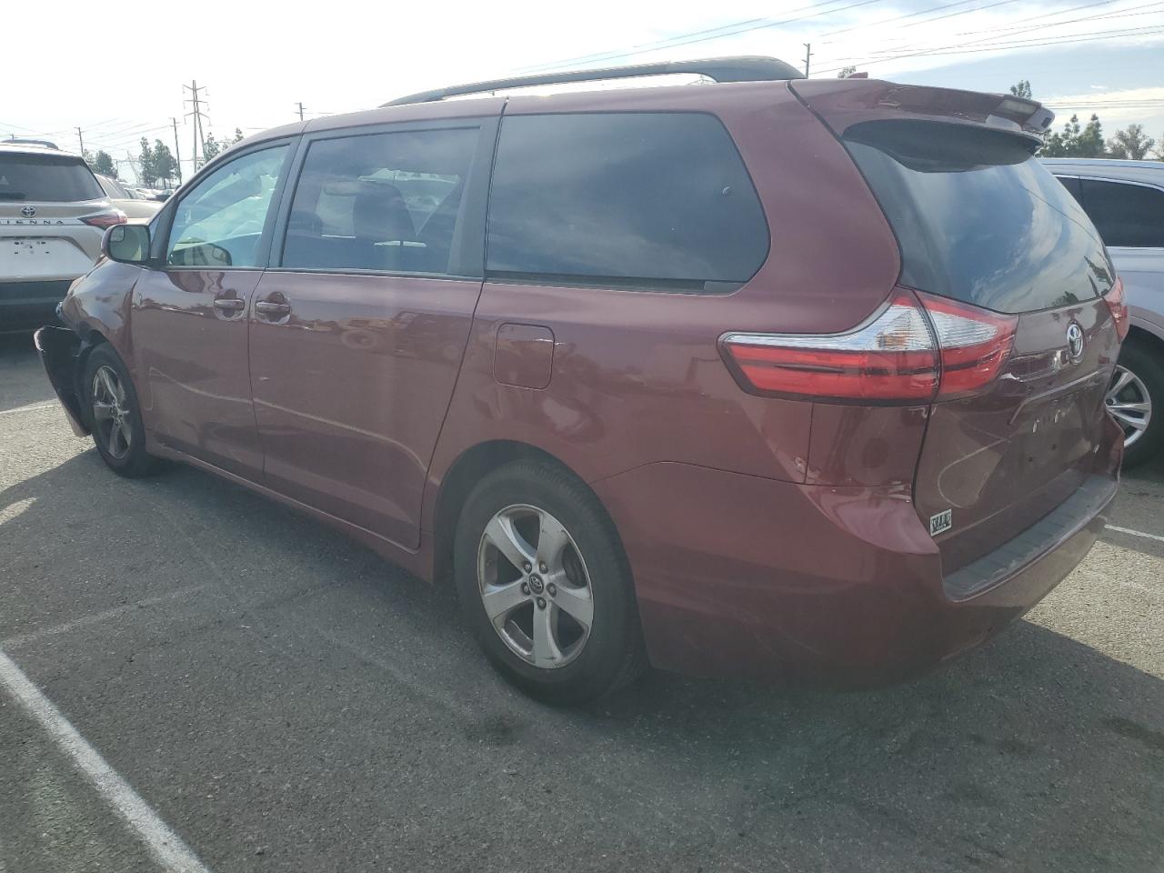 Lot #3050370910 2019 TOYOTA SIENNA LE