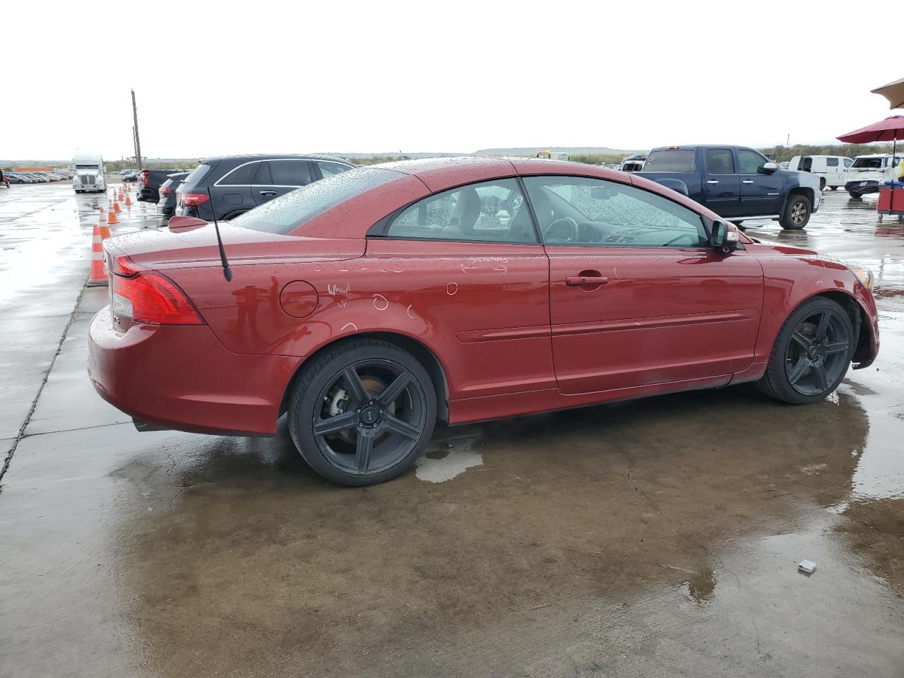 Lot #2969884931 2012 VOLVO C70 T5