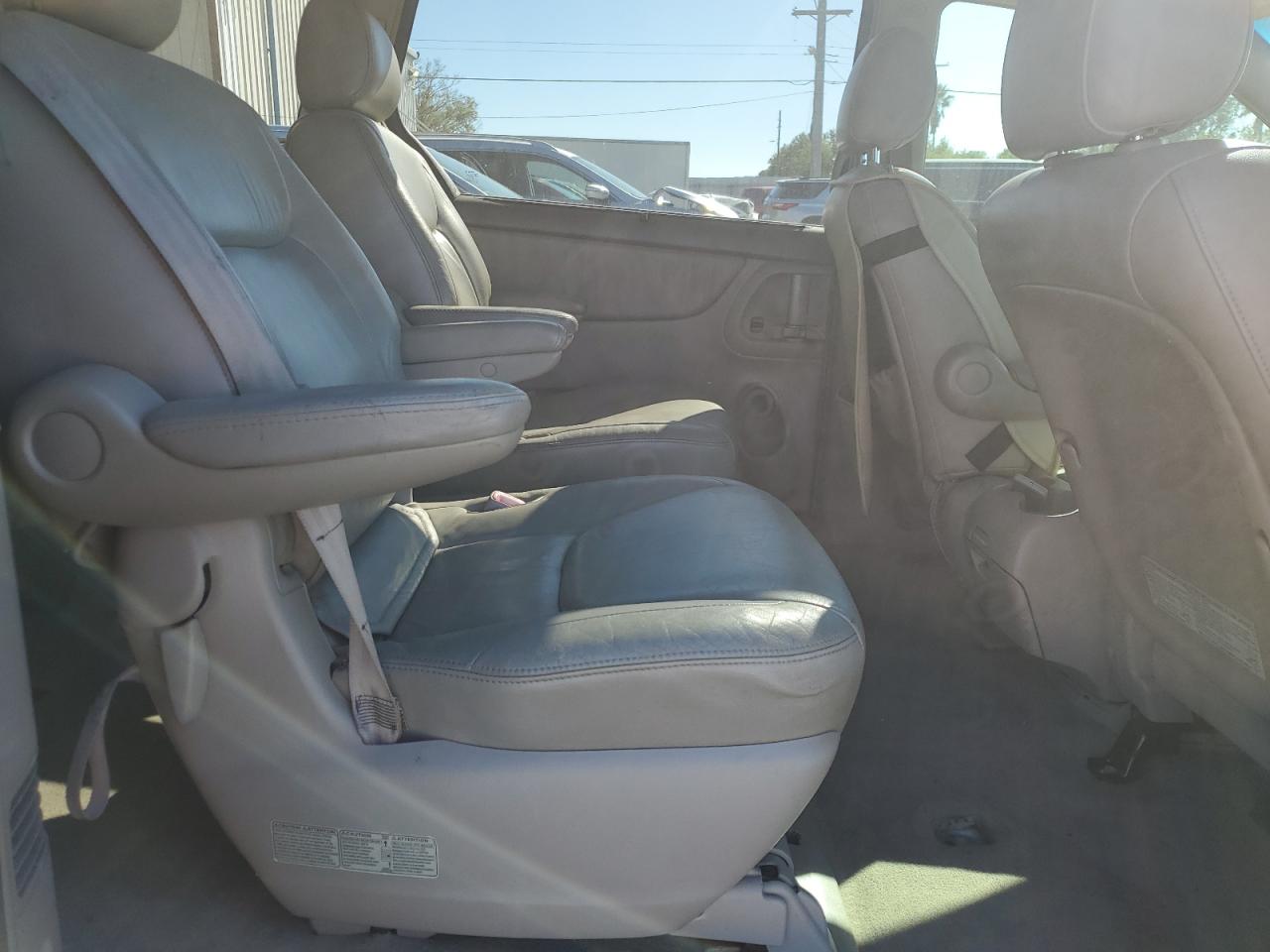 Lot #3030218153 2004 TOYOTA SIENNA XLE