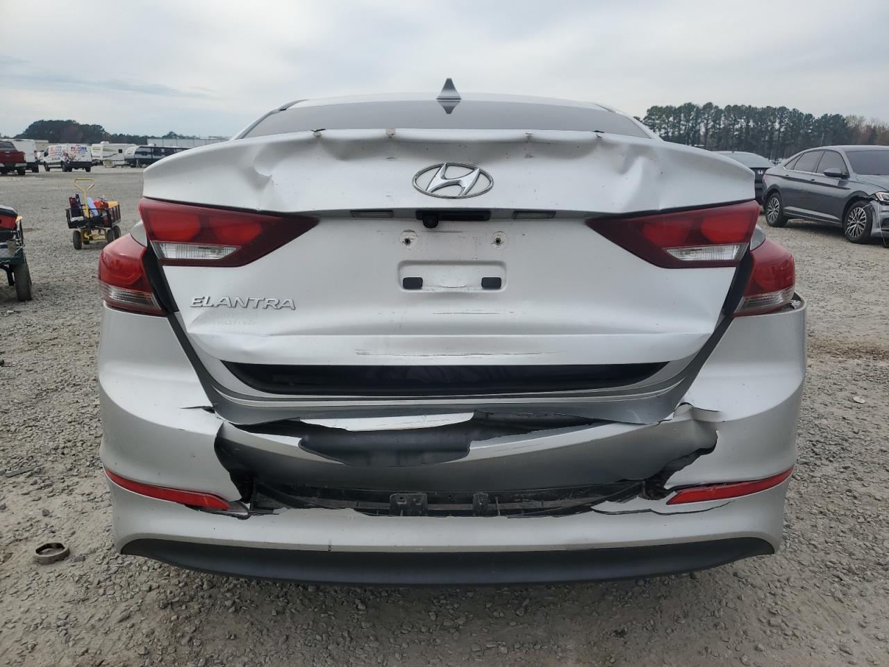 Lot #3024506376 2018 HYUNDAI ELANTRA SE