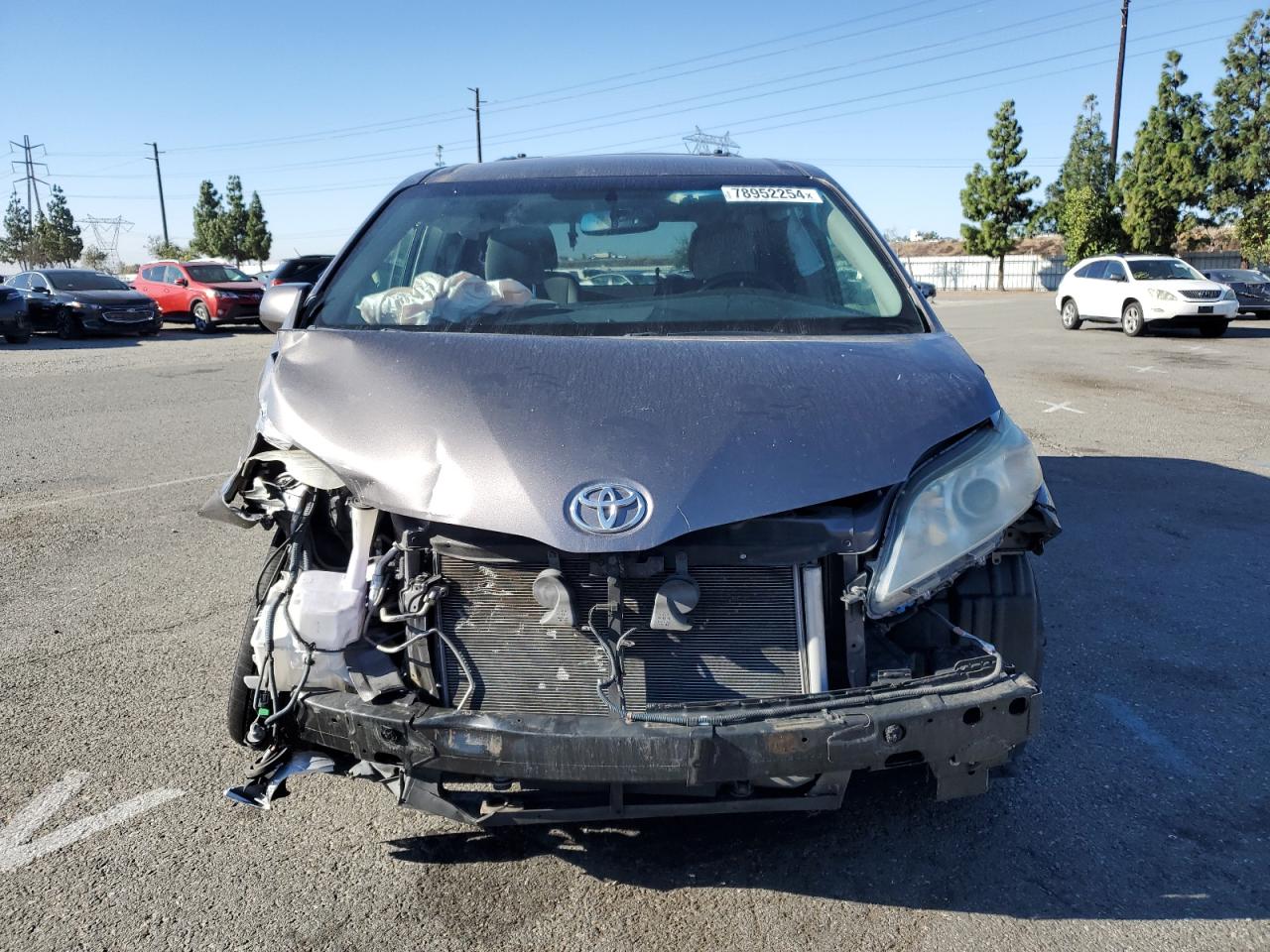 Lot #2989000541 2015 TOYOTA SIENNA LE