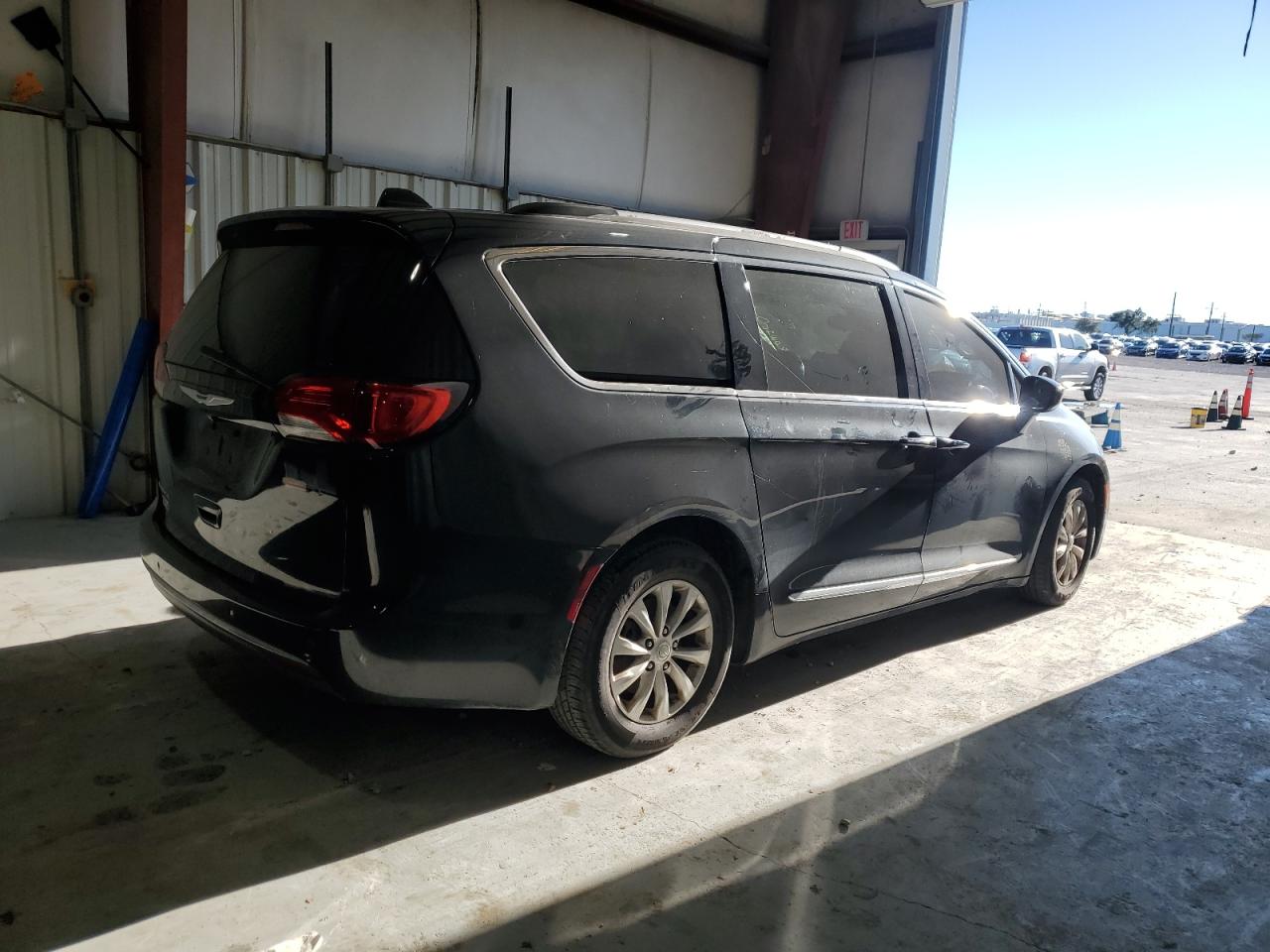 2c4rc1bg2hr739337 - 2017 chrysler pacifica - #81054394