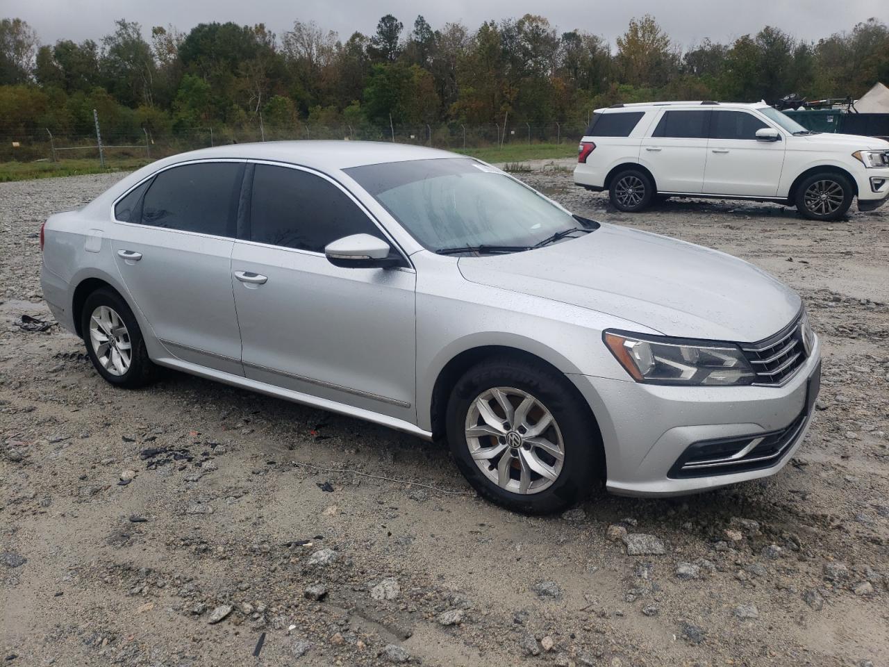 Lot #3006779103 2017 VOLKSWAGEN PASSAT S