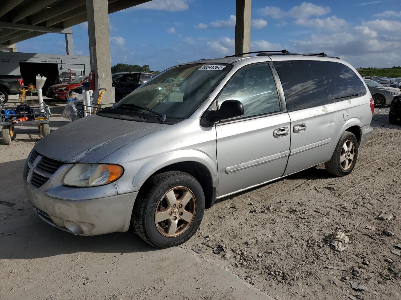 Lot #2978972634 2005 DODGE GRAND CARA