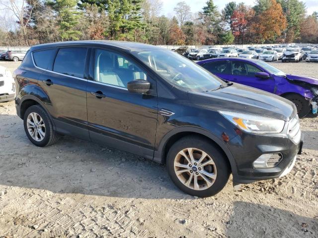 VIN 1FMCU0GDXHUA87500 2017 Ford Escape, SE no.4