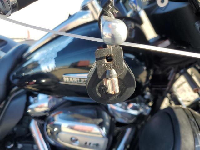 2021 HARLEY-DAVIDSON FLHTCUTG 1HD1MAF18MB858422