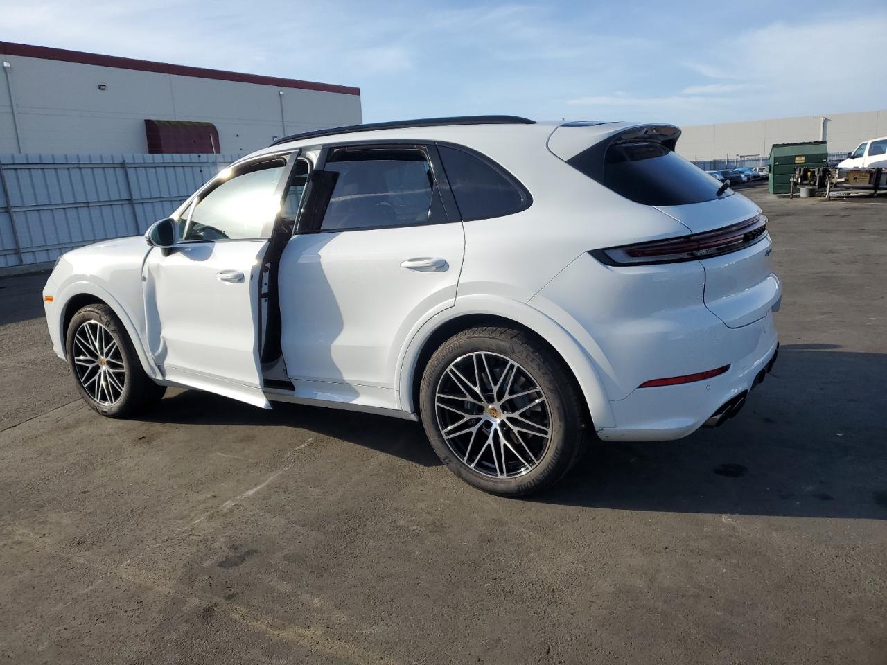 Lot #3032987999 2024 PORSCHE CAYENNE