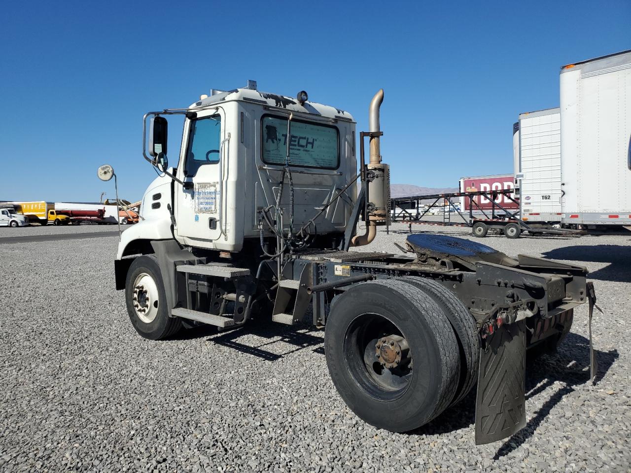 Lot #2969775277 2007 MACK 600 CXN600